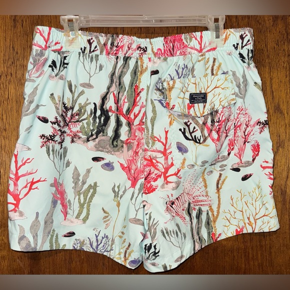 Abercrombie & Fitch Men’s Swim Trunks Multi Color Coral Reef Size Medium A&F - Picture 2 of 4